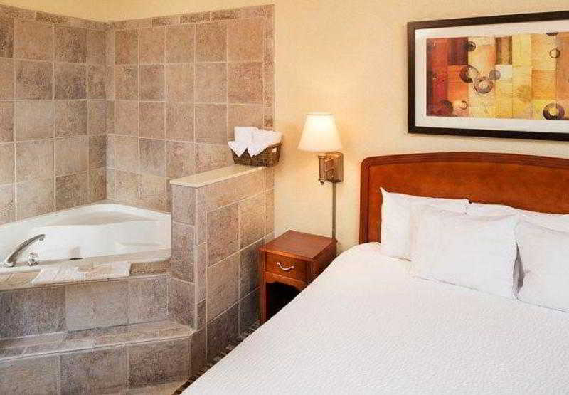 فندق Courtyard Boston Natick