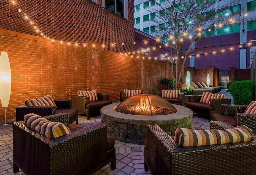 هتل Courtyard By Marriott Chattanooga Downtown
