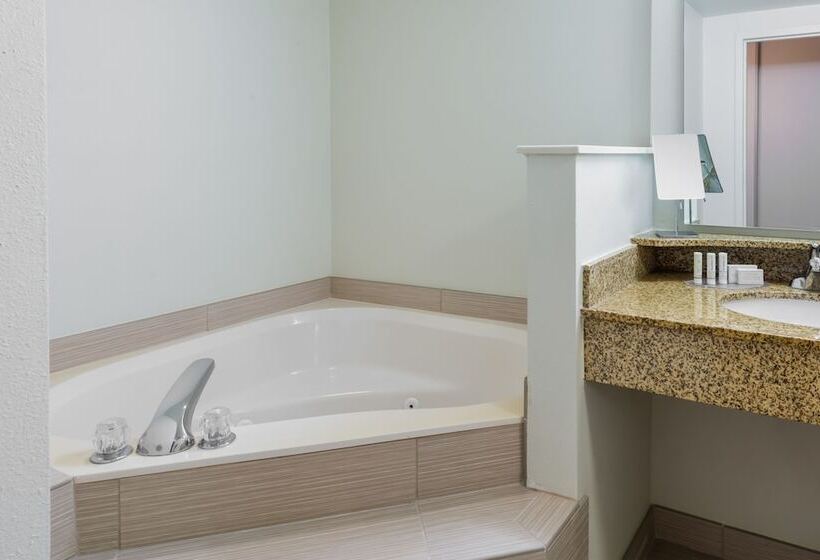 هتل Courtyard By Marriott Chattanooga Downtown