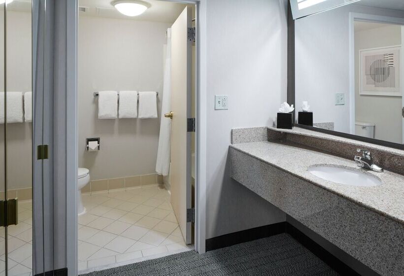 בית מלון כפרי Courtyard By Marriott Charlottesville   University Medical Center