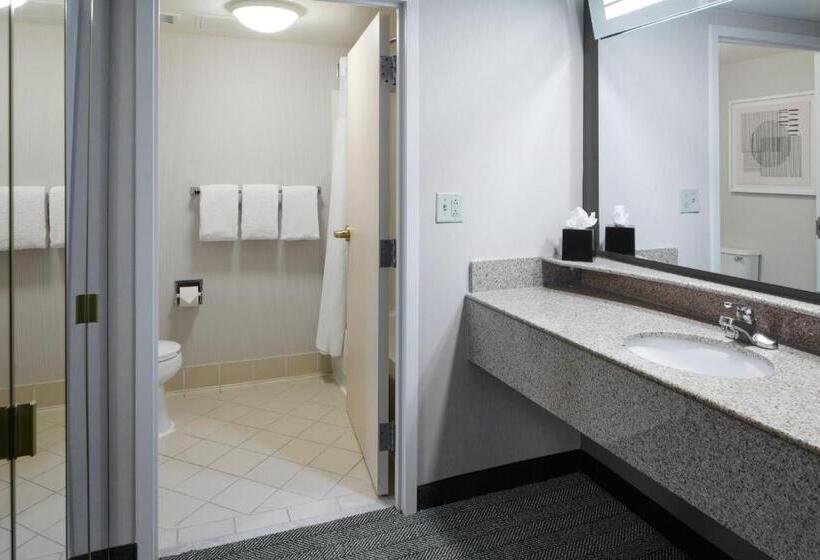 هتل Courtyard By Marriott Charlottesville   University Medical Center
