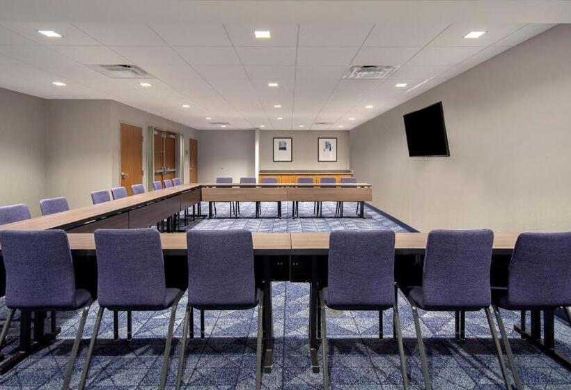 هتل Courtyard By Marriott Cincinnati Airport