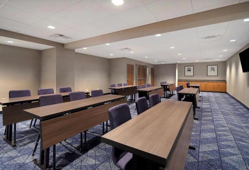 בית מלון כפרי Courtyard By Marriott Cincinnati Airport