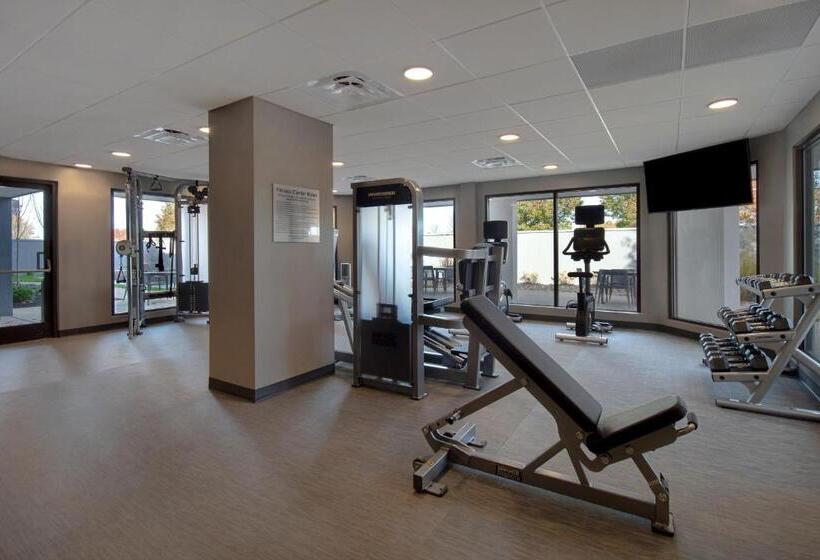 هتل Courtyard By Marriott Cincinnati Airport