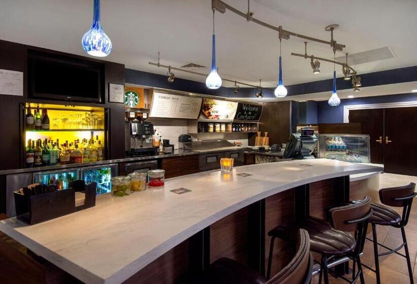 בית מלון כפרי Courtyard By Marriott Cincinnati Airport