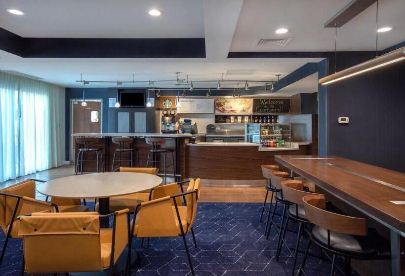 هتل Courtyard By Marriott Cincinnati Airport