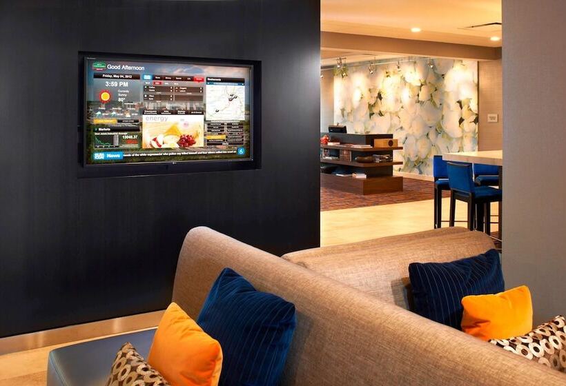 בית מלון כפרי Courtyard Cincinnati Covington