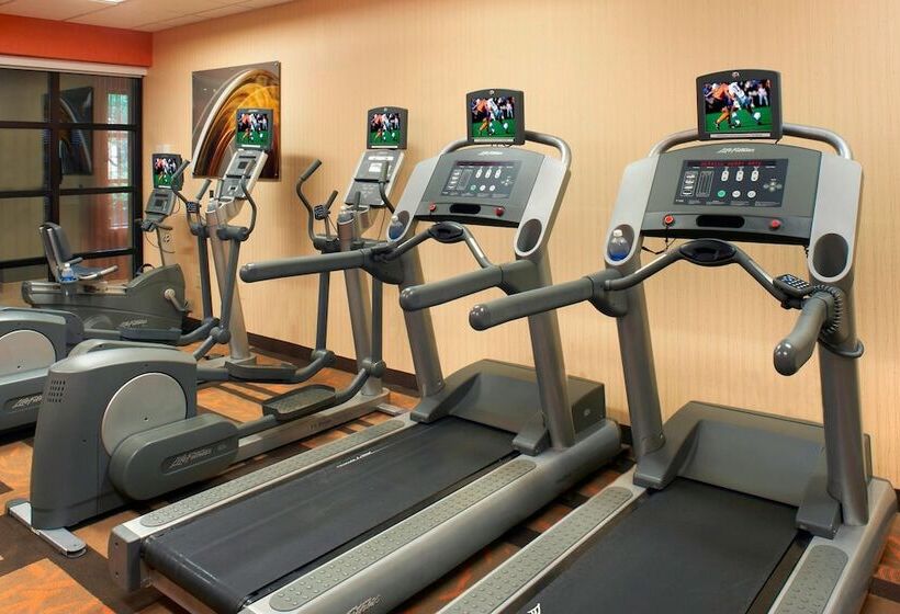 בית מלון כפרי Courtyard Cincinnati Covington