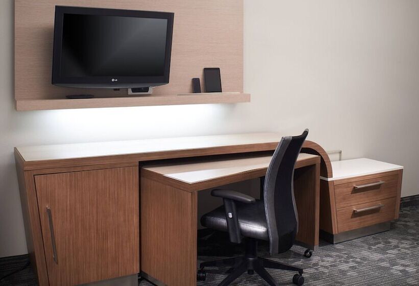 בית מלון כפרי Courtyard Cincinnati Covington