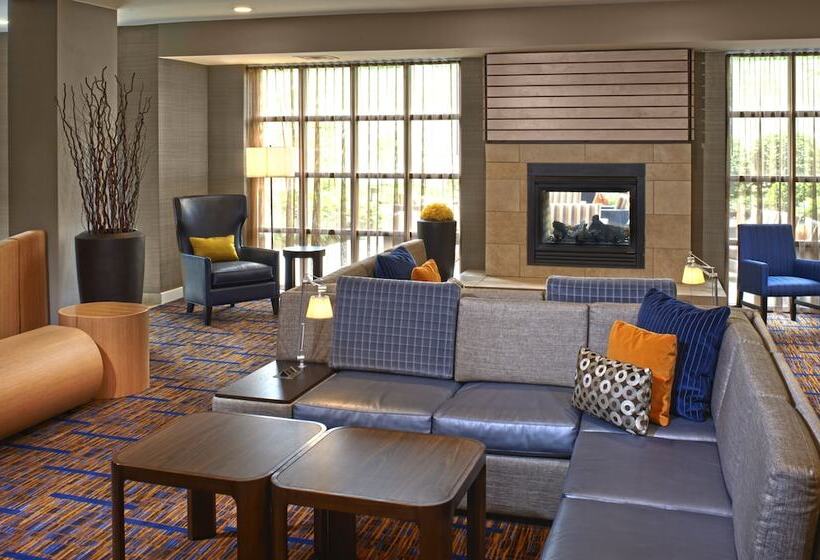 בית מלון כפרי Courtyard Cincinnati Covington