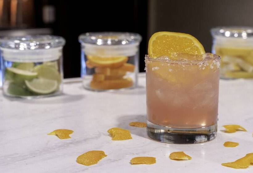 فندق Courtyard By Marriott Cleveland Willoughby