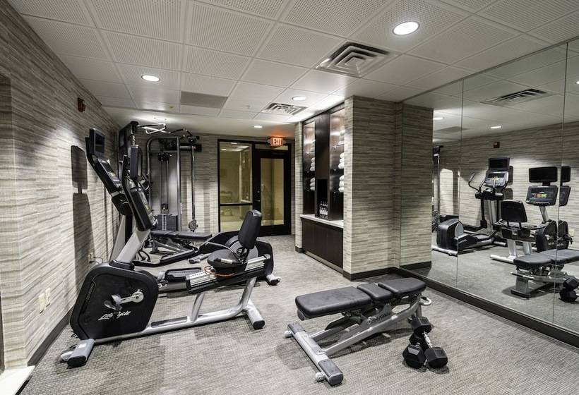 فندق Courtyard By Marriott Cleveland Willoughby