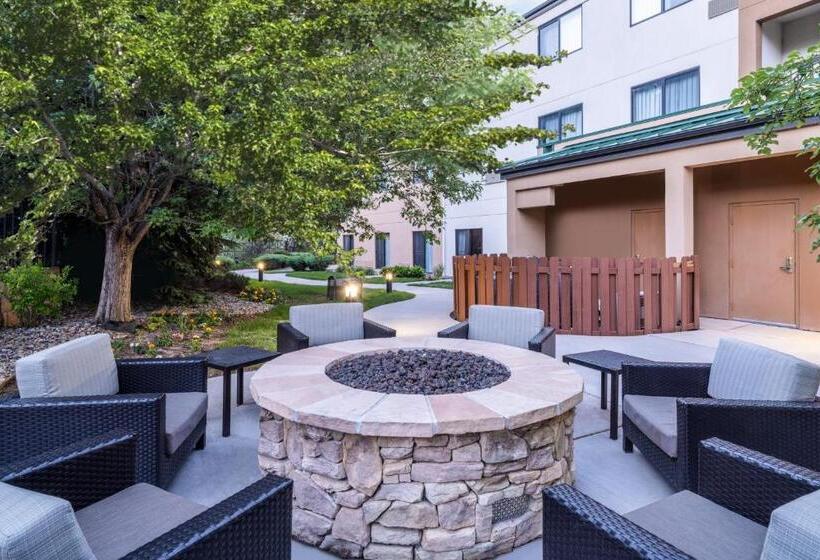 هتل Courtyard By Marriott Colorado Springs South