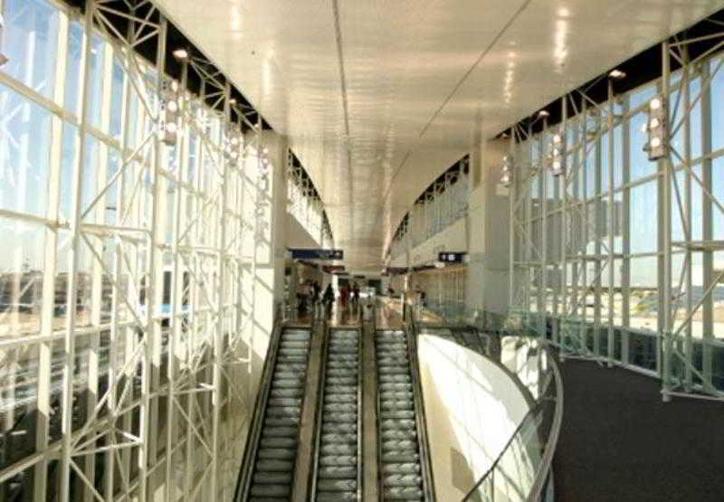 فندق Courtyard Dallas Addison Quorum Drive