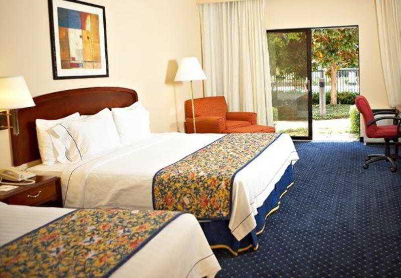 فندق Courtyard Dallas Addison Quorum Drive