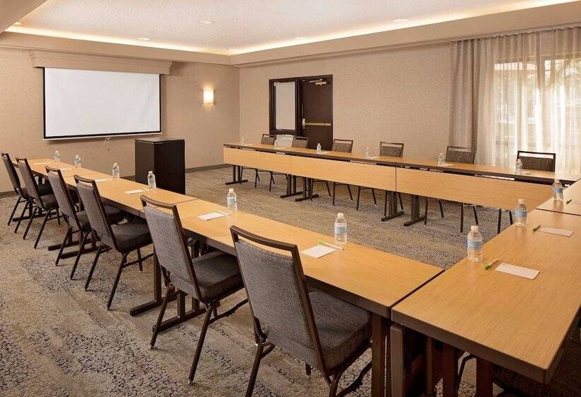 فندق Courtyard Dallas Addison Quorum Drive