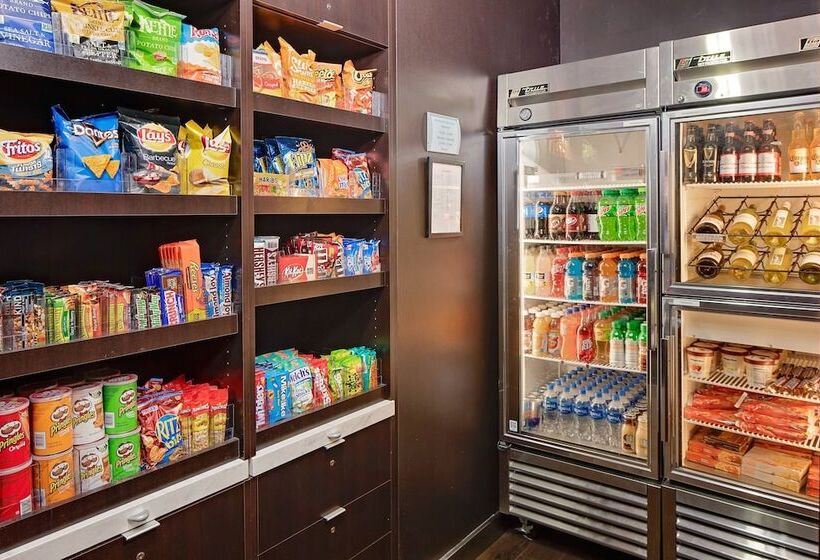 فندق Courtyard Dallas Addison Quorum Drive