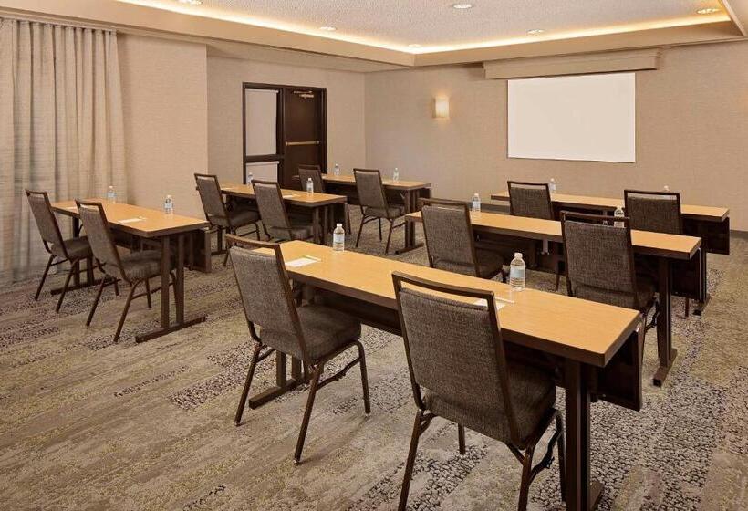 هتل Courtyard Dallas Addison Quorum Drive