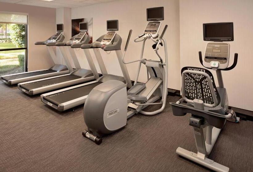 فندق Courtyard Dallas Addison Quorum Drive