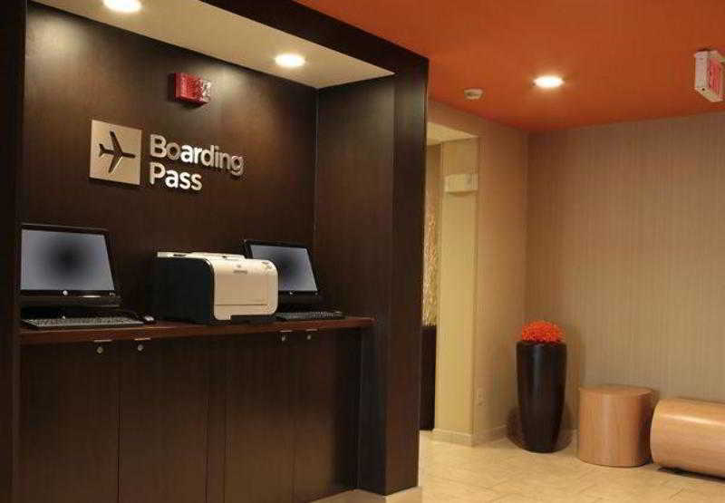 호텔 Courtyard By Marriott Dayton North