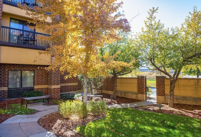 فندق Courtyard Denver South Park Meadows Mall