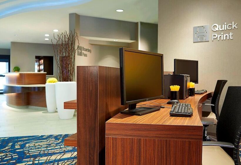 فندق Courtyard Denver South Park Meadows Mall