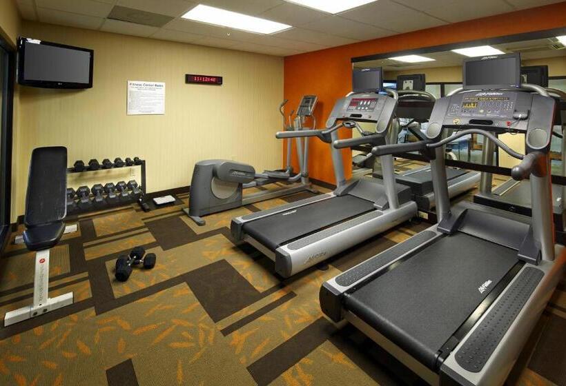 هتل Courtyard Newark Granville