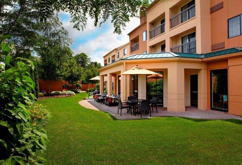 هتل Courtyard Newark Granville