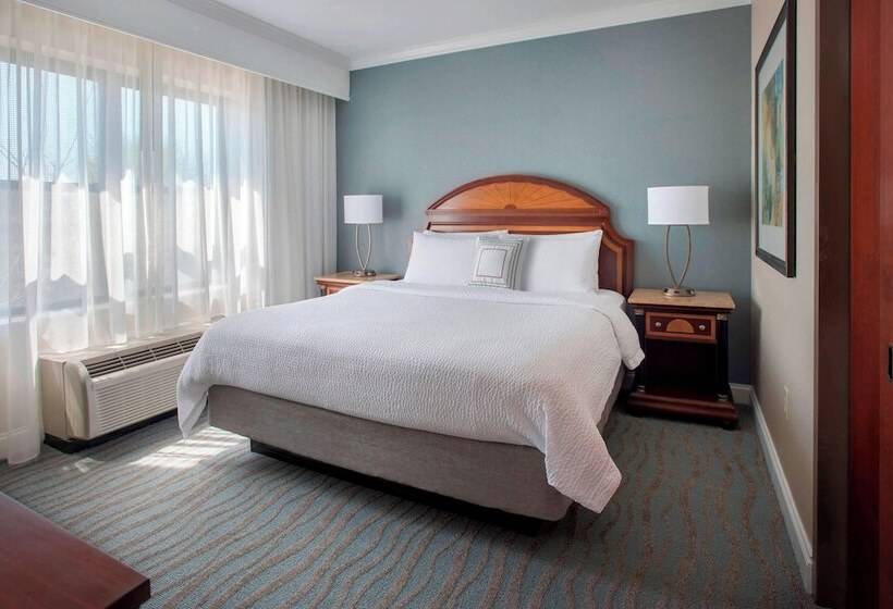 هتل Courtyard By Marriott Saratoga Springs