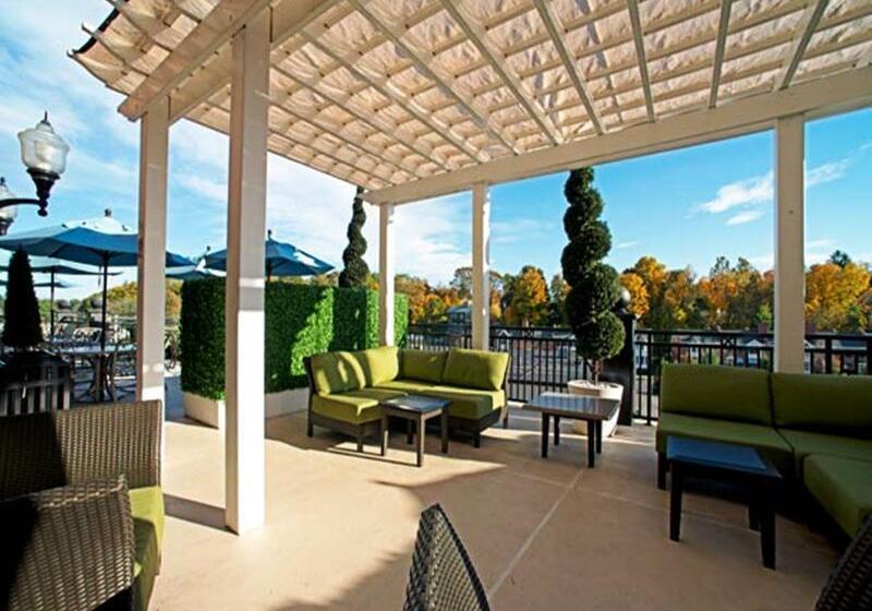 فندق Courtyard By Marriott Saratoga Springs