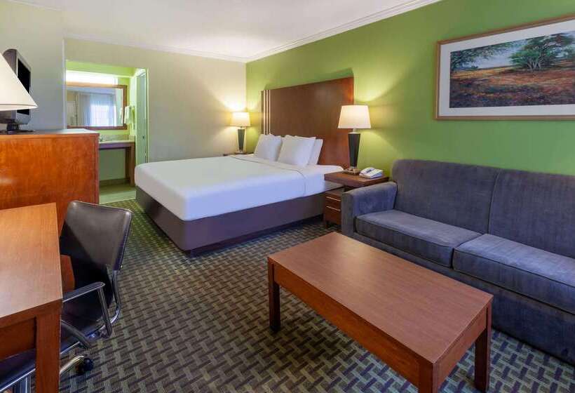 فندق Days Inn By Wyndham Austintown