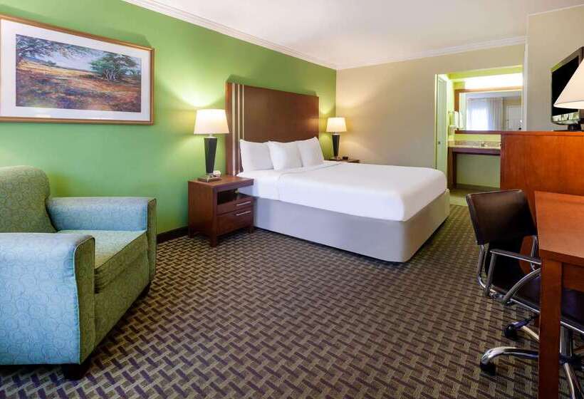 فندق Days Inn By Wyndham Austintown