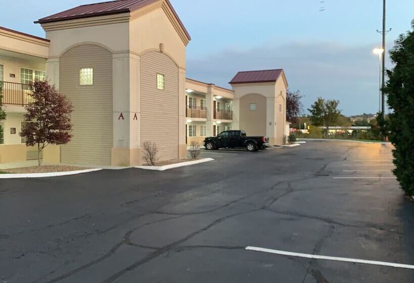فندق Days Inn By Wyndham Austintown