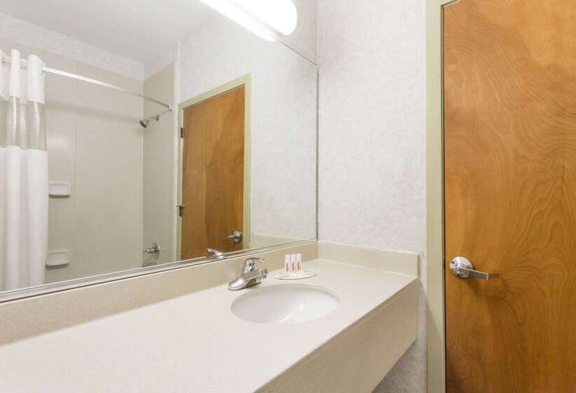 בית מלון כפרי Days Inn By Wyndham, Glen Allen   Richmond North