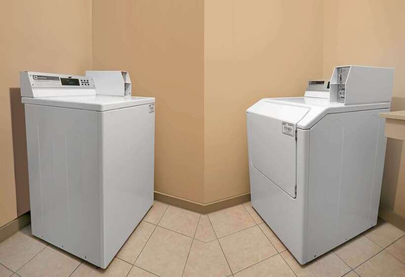 בית מלון כפרי Days Inn By Wyndham Granbury