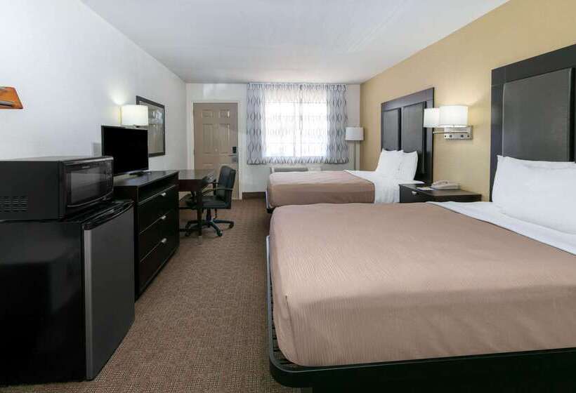 בית מלון כפרי Days Inn By Wyndham Granbury