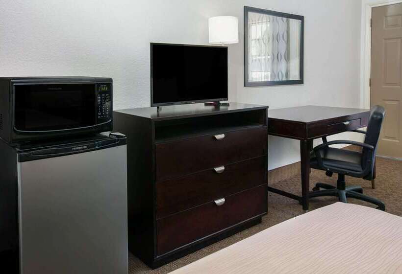 호텔 Days Inn By Wyndham Granbury