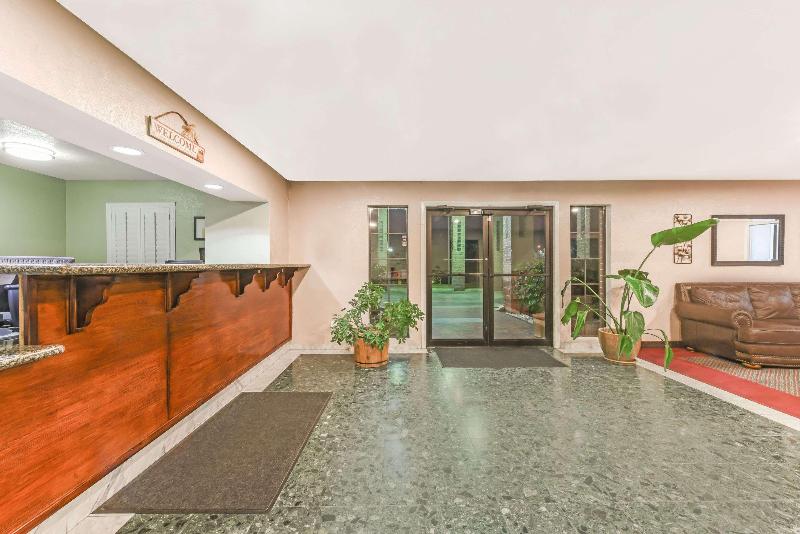 בית מלון כפרי Days Inn By Wyndham Granbury