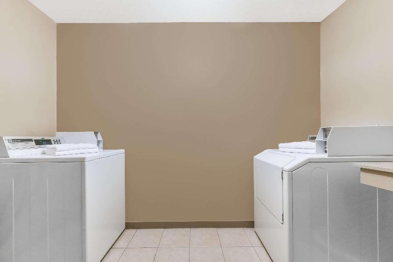 호텔 Days Inn By Wyndham Granbury