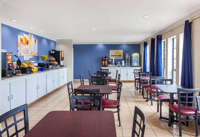 호텔 Days Inn & Suites By Wyndham Braunig Lake