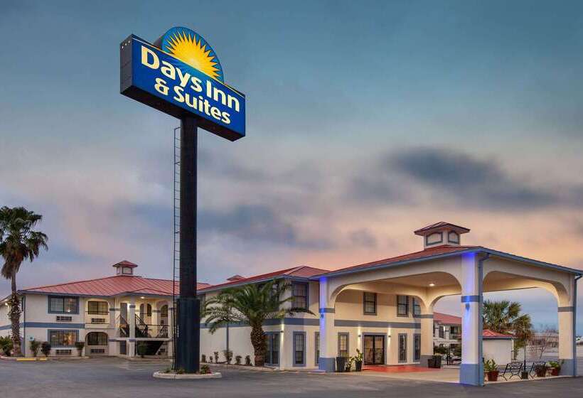 호텔 Days Inn & Suites By Wyndham Braunig Lake