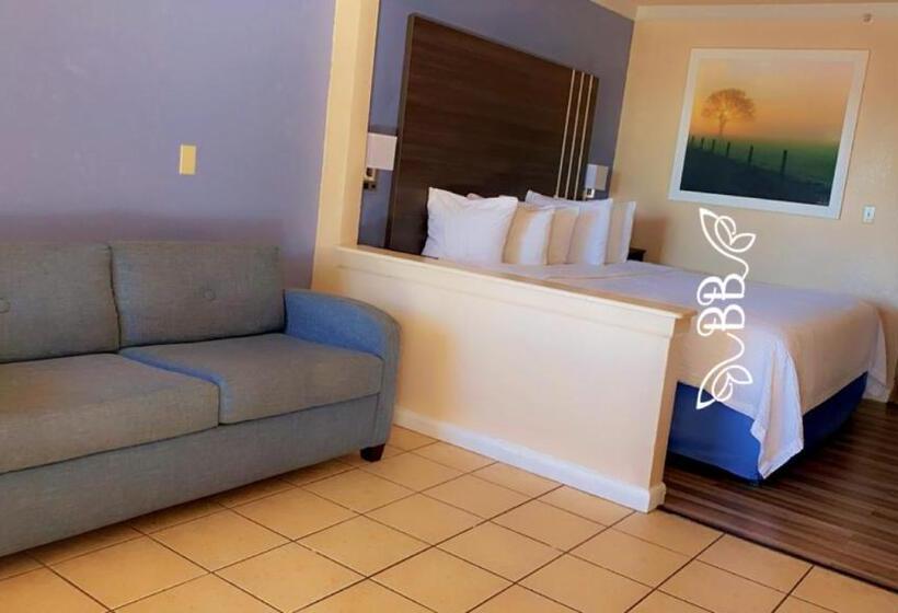 호텔 Days Inn & Suites By Wyndham Braunig Lake