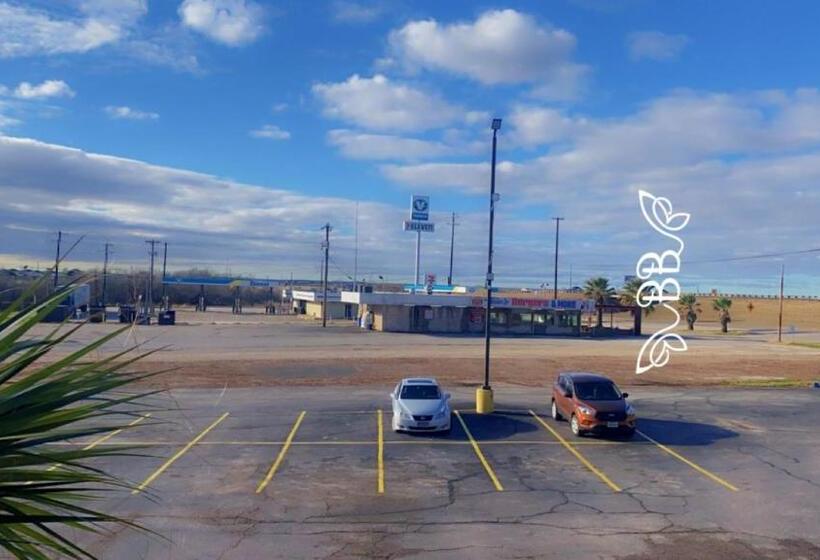 호텔 Days Inn & Suites By Wyndham Braunig Lake