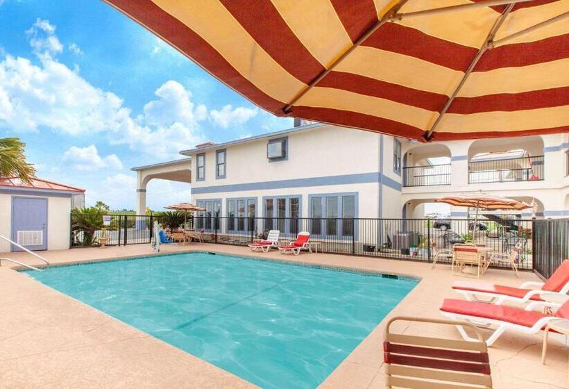 호텔 Days Inn & Suites By Wyndham Braunig Lake