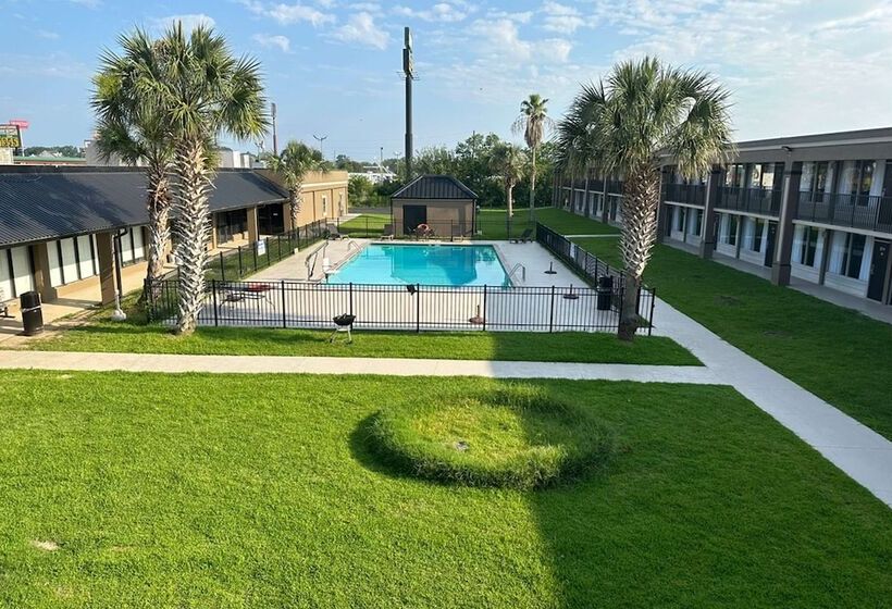 فندق Days Inn & Suites By Wyndham Jennings