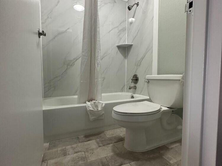 فندق Days Inn & Suites By Wyndham Jennings