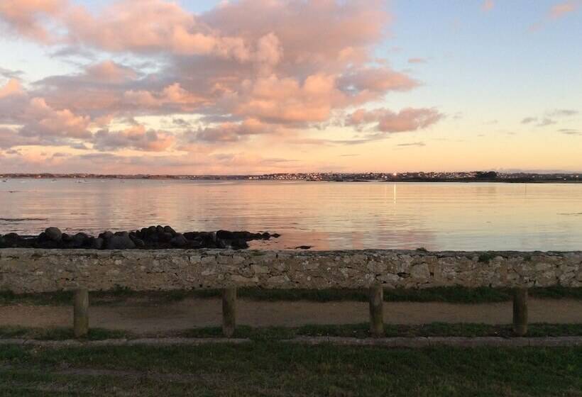 Отель De France