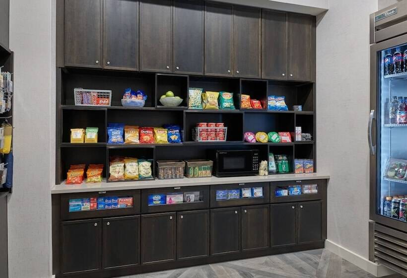 Delta Hotels By Marriott Muskegon Convention Center