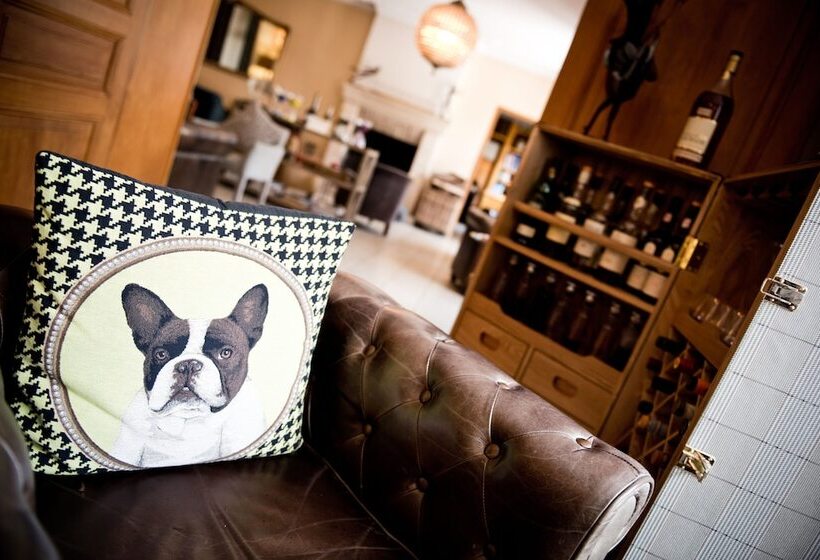 فندق Domaine De Barive