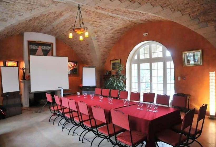 فندق Domaine Du Grand Malherbes